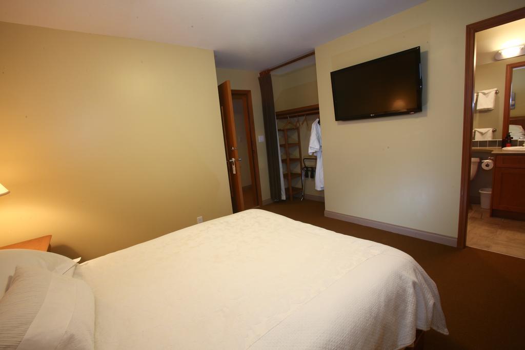 Whistler Alpine Chalet Retreat & Wellness Quarto foto