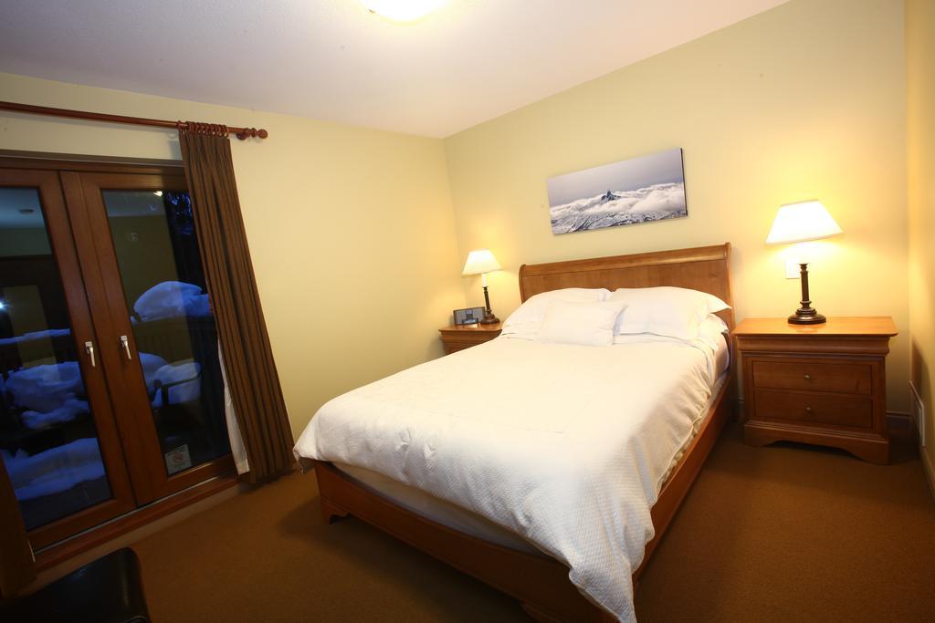 Whistler Alpine Chalet Retreat & Wellness Quarto foto