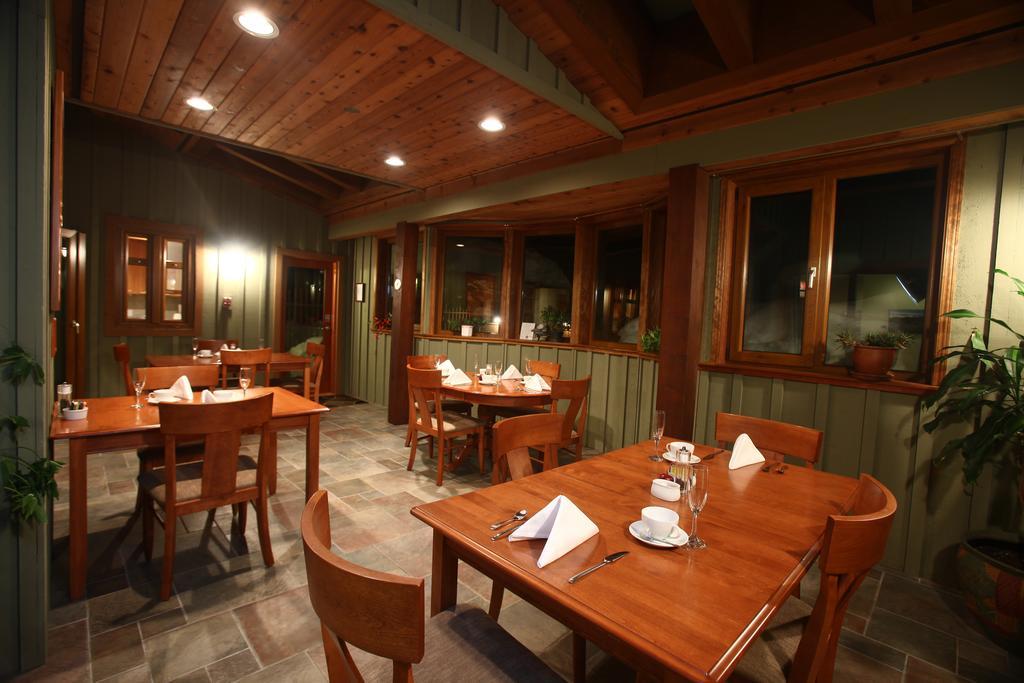 Whistler Alpine Chalet Retreat & Wellness Quarto foto