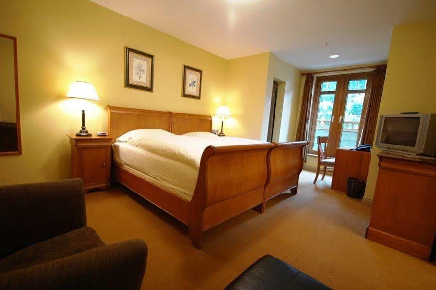 Whistler Alpine Chalet Retreat & Wellness Quarto foto